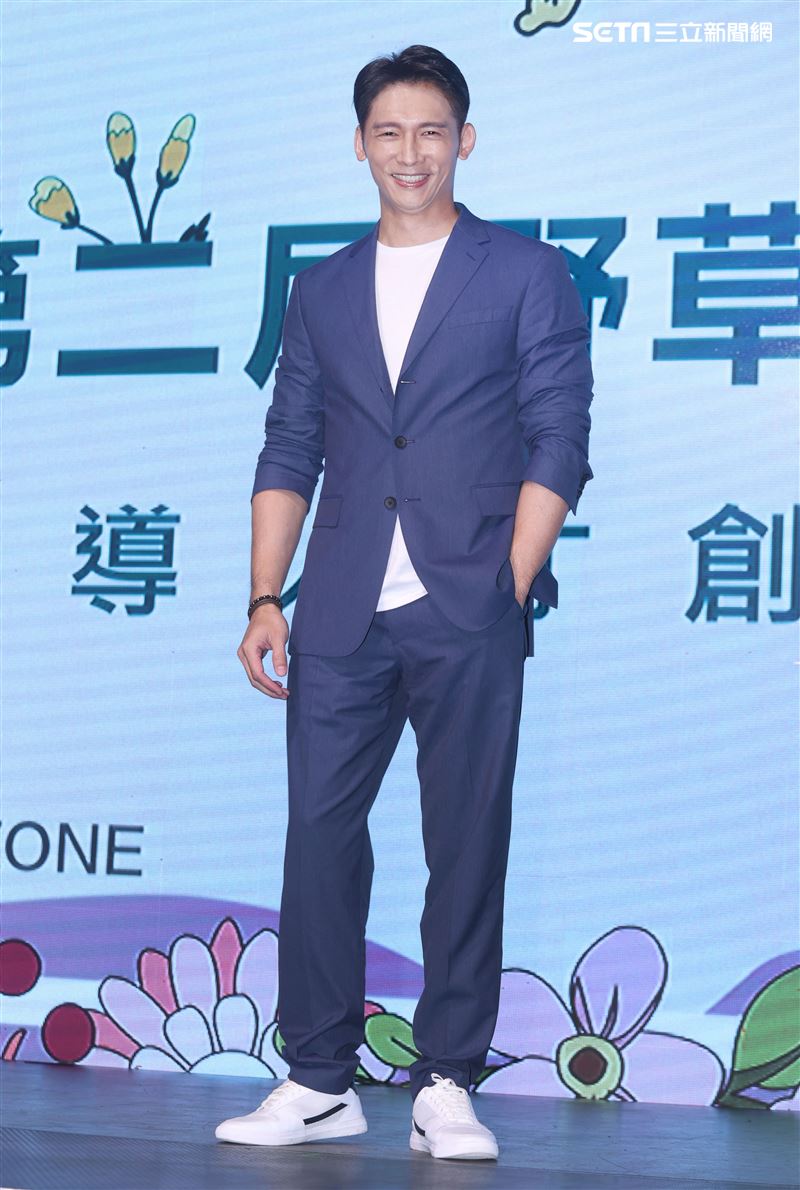 溫昇豪擔任野草計劃評審。（記者邱榮吉/攝影）