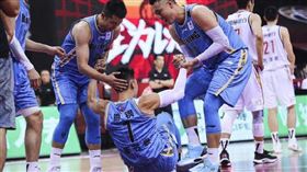 CBA／豪「感謝上帝」曝沒觀眾缺點
CBA,林書豪,北京首鋼,絕殺,上帝,球鞋,球迷
翻攝自林書豪微博