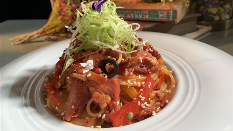 網美打卡新熱點　用「吃」的美人湯？