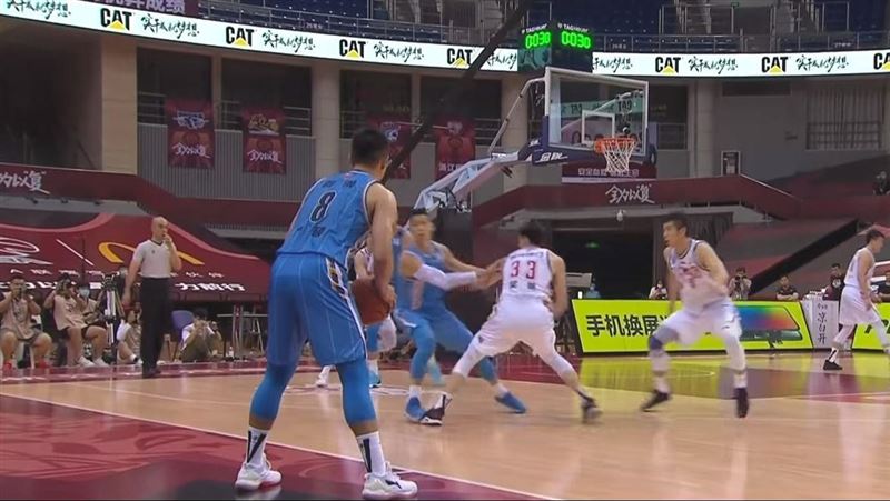 CBA／尷尬！裁判報告指豪犯規在先