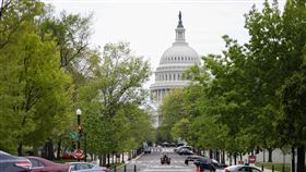 疫情衝擊　美政治重鎮華府罕見寂靜武漢肺炎衝擊下，昔日車水馬龍、步調快速的美國政治重鎮華府仍是寂靜景象。中央社記者徐薇婷華盛頓攝　109年5月6日