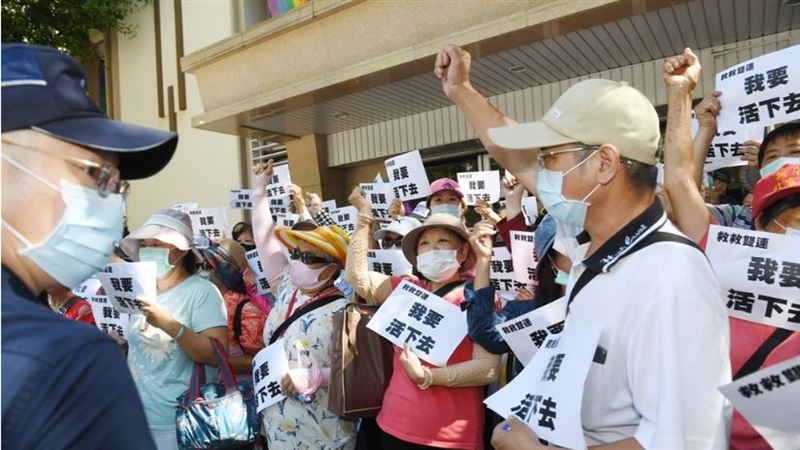 雙連帶狀公園　北捷延至7/15施工