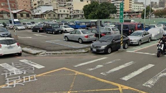 車停太近了…台中女遭大叔劃傷臉送醫