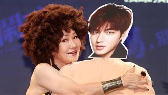 睽違10年復出　68歲比莉曝辣身材