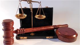 ▲法律,司法,判決,審判,法官,開庭。（圖／翻攝自免費圖庫Pixabay）