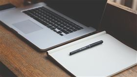 電腦,工作,上班,勞工,網路,霸凌,遺書(圖/pixabay)