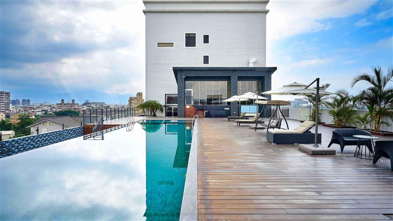 宜蘭超美無邊際泳池　還可遠眺龜山島