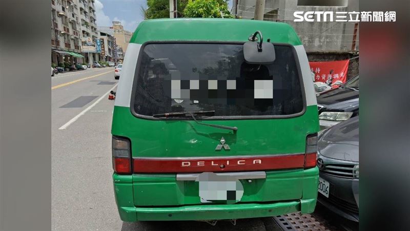新／趁郵差忙　高雄匪竟劫郵務車狂飆