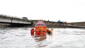 雲林二崙龍結媽遶境過河險被滅頂／黃先生授權提供