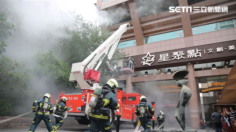 北市消防搶救演練　百人上陣場面逼真