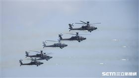 國軍聯合反登陸作戰操演／陸軍AH－64E攻擊直升機射擊火箭彈（圖／國防部提供）