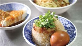 ▲米糕香氣十足，粒粒分明，豬肉則滷得十分軟嫩入味，令人驚豔。（圖／楊育禎提供）