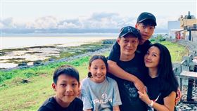聶雲帶老婆小孩玩遍台灣離島。圖／聶雲提供