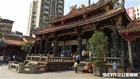 艋舺龍山寺(記者陳弋攝影)