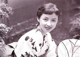 19歲日本藝妓嫁總統！53歲大尺度拍寫真