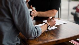 （圖／Pixabay）報告,討論,寫字,專題