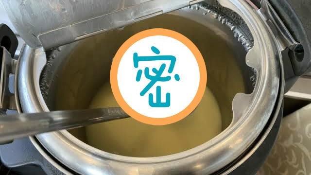 盛湯來喝！一看湯杓…他愣：我左撇子