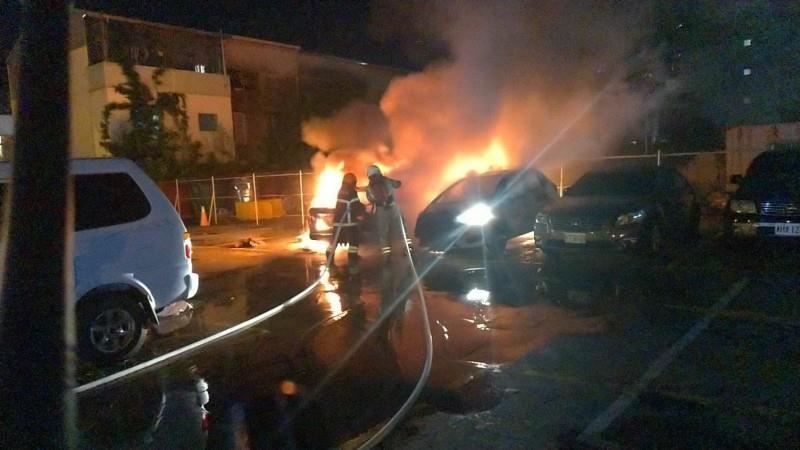 台南停車場驚傳火燒車　1女燒傷送醫