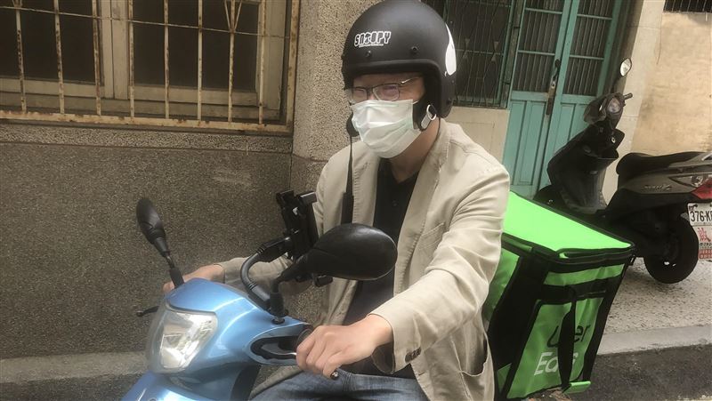 不做政治…張益贍外送「4天80趟」