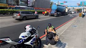 新北市,新莊，重機，金髮女，昏厥