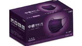 屈臣氏再開賣最新一波中衛口罩，這次還有熱門色「炫霓紫」。（圖／業者提供）