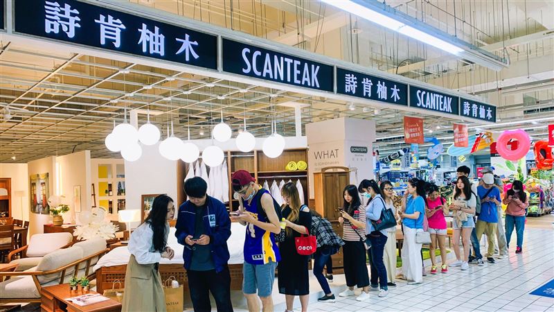 詩肯集團攜手量販通路打造零售二代店