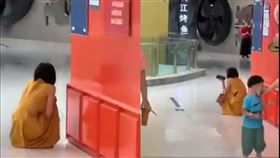 女子吃拉麵接確診電話　崩潰大哭（合成圖／翻攝自微博）