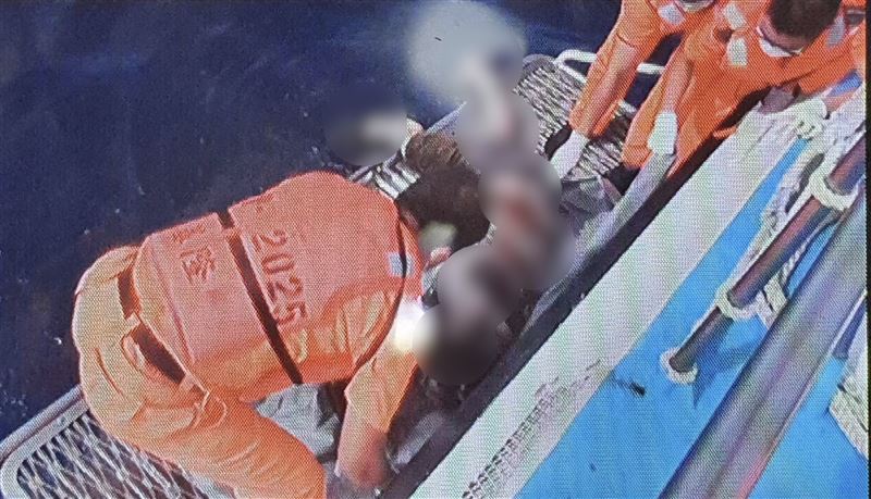 長濱外海漂流屍　五官爛…戴猴神項鍊