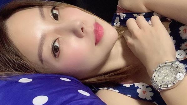 懶甩豪門小姑嫌棄　女星爽曬百萬鑽錶