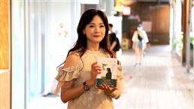 方季惟舉辦生命傳記《歲月釀的檸檬紅茶》簽書會。（圖／出版社提供）