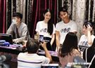 柯震東、林依晨化身一日售票員。（圖／記者林聖凱攝影）