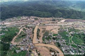 中國洪災、水災、暴雨、淹水、救援（圖／翻攝自微博）