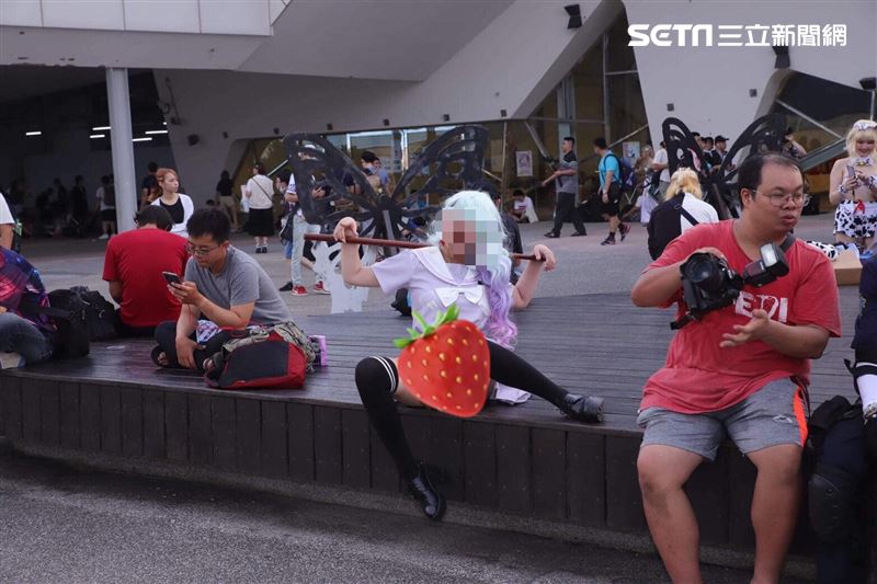 震撼！假Coser露下體正面照流出