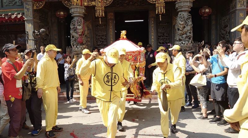 白沙屯媽祖遶境祈福朵璽力挺在地女