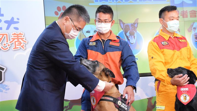 6隻搜救犬獲得授階　最高階是這一隻