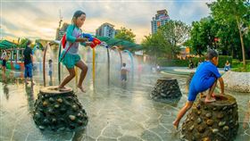 新北市水利局,塭仔底溼地公園,新莊副都心,水槍,玩水,炎熱（圖／翻攝自新北市府官網）