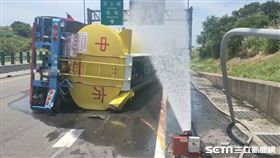 苗栗化學槽車翻覆鹽酸洩漏／翻攝畫面