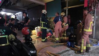 被母留在家　起火瞬間1歲童嚇歪痛哭