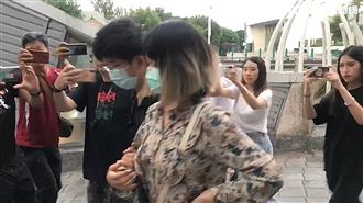 掀露「黑森林」遭送辦　女大生現身了