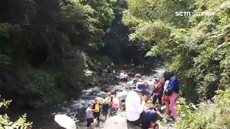 當自家後院？遊客茂林谷占步道烤肉