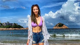 26歲港星胡美貽於2017年參選港姐，雖然落選了，卻憑著傲人上圍被香港網友封為「香港新一代咪神」/臉書