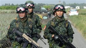 吳怡農號稱「特戰男神」。（圖翻攝自「壯闊台灣 吳怡農」臉書）