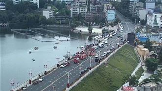 貴州巴士直衝水庫　釀21死、15傷