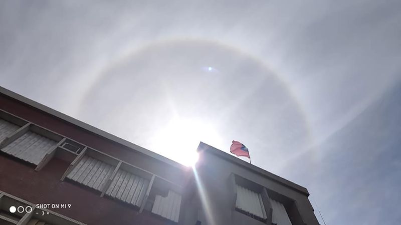 卷層雲冰晶反射　宜蘭出現日暈