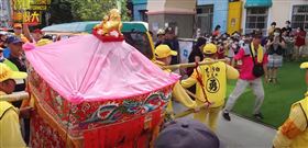 白沙屯媽，進香，幼稚園，鑽轎腳
圖／小瑋風城提供