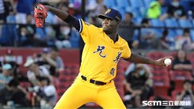 ▲中信兄弟先發投手德保拉。（圖／記者劉彥池攝影）