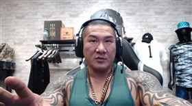 館長,陳之漢,當兵,國軍,表演,實戰(0707直播)
圖／翻攝自館長YOUTUBE