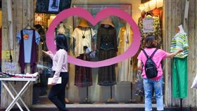 6月CPI連5月負成長　年減0.76%（1）主計總處7日公布6月消費者物價指數（CPI），受到國際原油價格仍處低檔等因素影響，已經連續5個月負成長，年減0.76%。中央社記者謝佳璋攝　109年7月7日