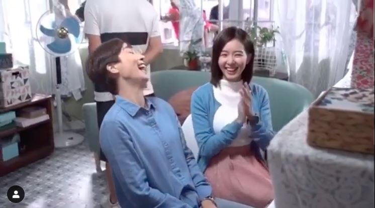 劍橋美女彈鋼琴　渾圓美胸晃37秒