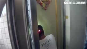 獨居婦跌倒裸躺浴室兩天，警急救援／翻攝畫面